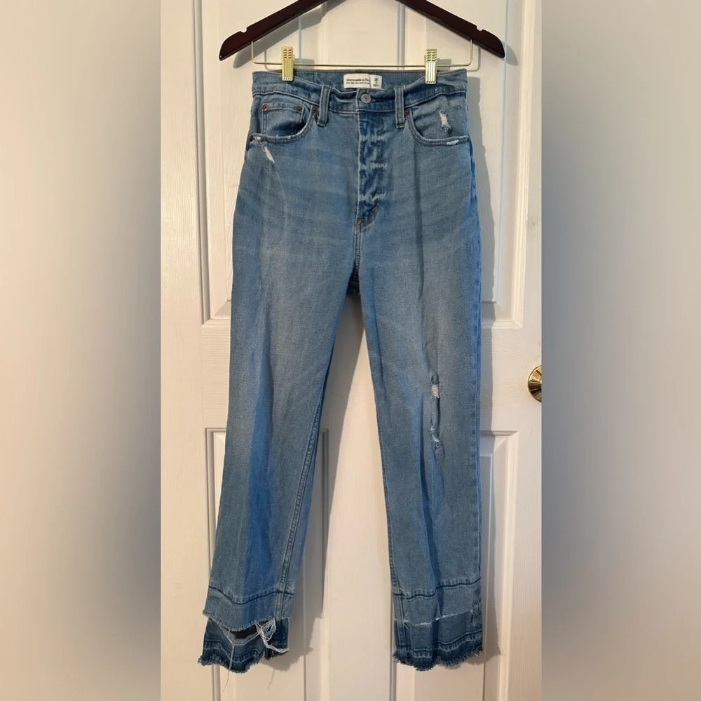 ABERCROMBIE & FITCH CURVE LOVE 26 Ultra High Rise Ankle Straight Destroyed Jeans